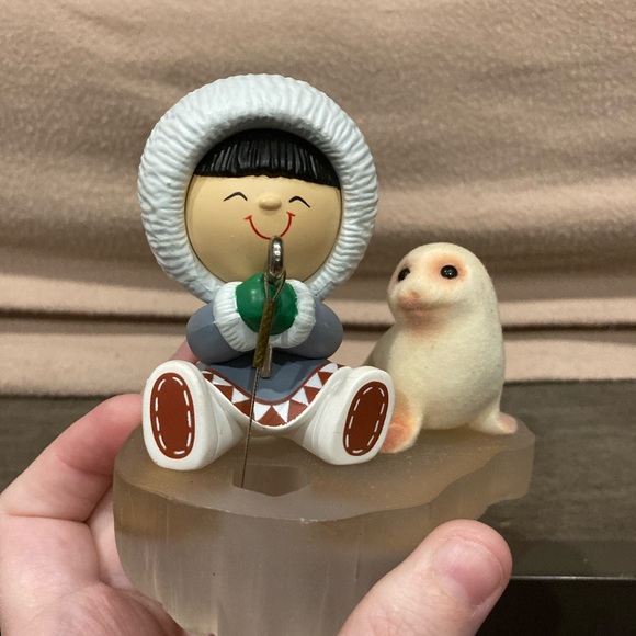 1985 Hallmark FrostyFriends/PolarPals Stocking Hanger - Picture 3 of 8